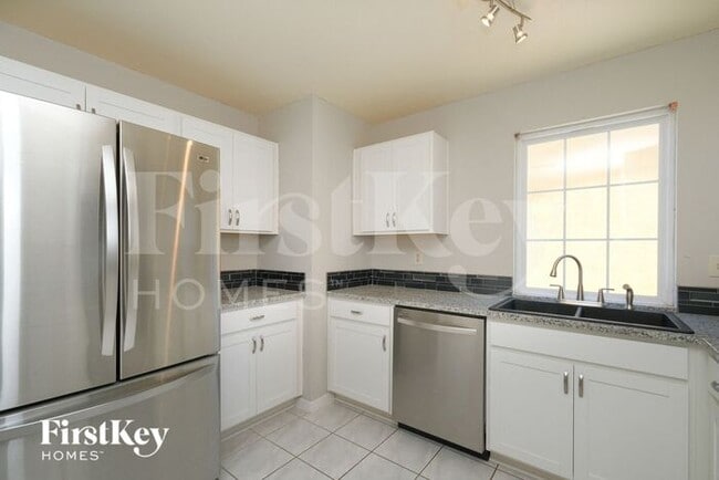 Foto del edificio - 8604 Knob Hill Ct