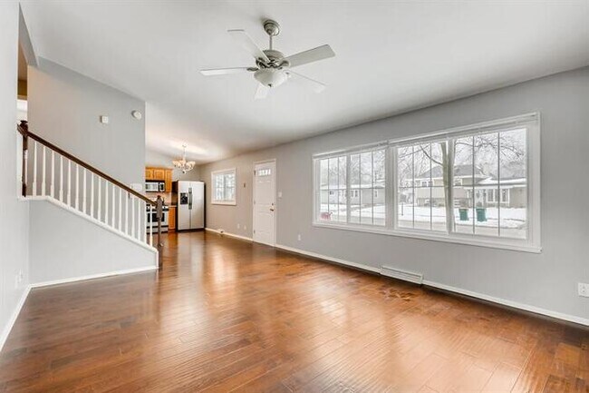 Building Photo - 389 Navajo Trail, Buffalo Grove, IL, 60089