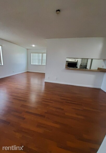 Building Photo - 2 br, 2 bath  - 8657 SW 5th St