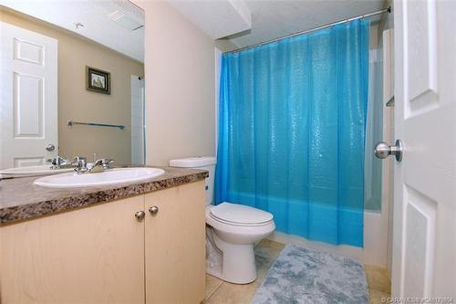 Photo du bâtiment - 2 Bed 1 Bath Unit in Sylvan Lake, AB
