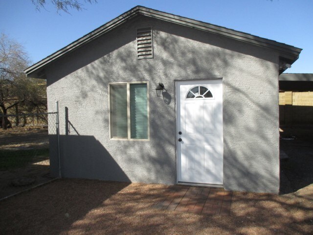 Building Photo - 2530 W Campbell Ave