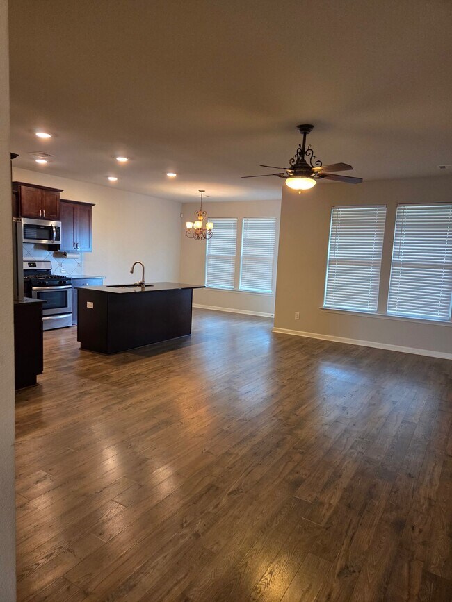 Foto del edificio - 39356 Legacy Lake Dr