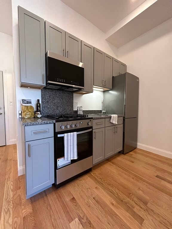 52 Washington Ave Unit 307, Chelsea, MA 02150 Room for Rent in