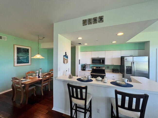 Building Photo - Seasonal Furnished 2 Bedroom 2 bath Condo