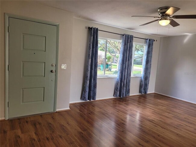 Foto del edificio - 13705 Jamaica Dr