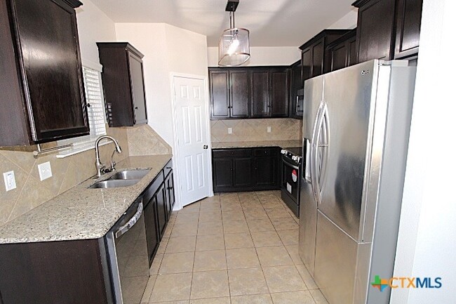 Building Photo - 2306 Jesse Dr