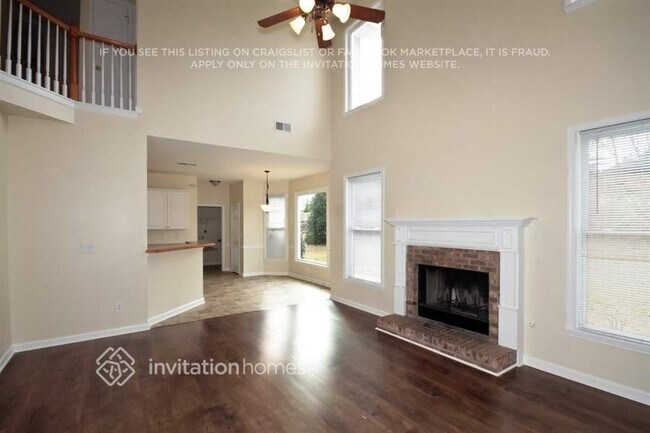 Building Photo - 348 Adelaide Xing