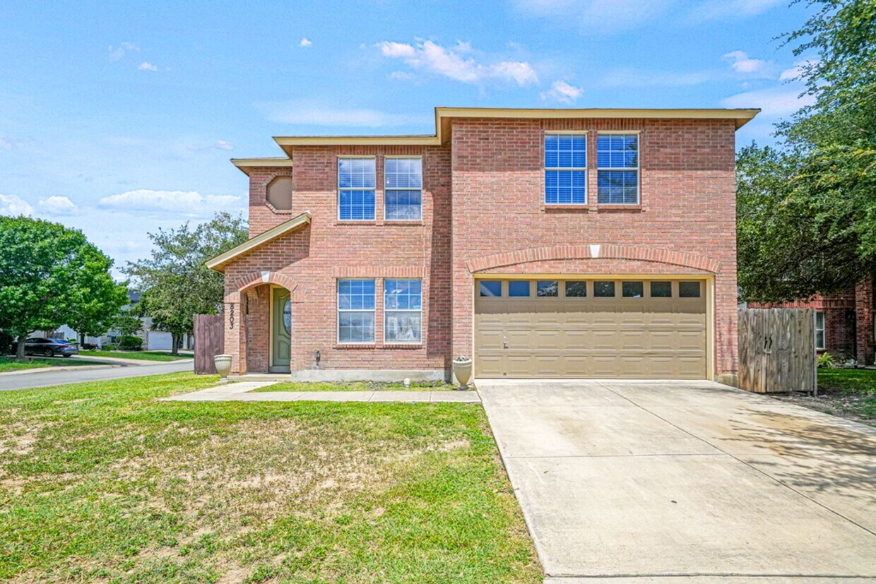 Primary Photo - Four Bedroom Rental in Bridgewood!
