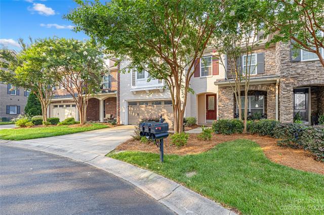 Building Photo - 16416 Hawfield Woods Lane