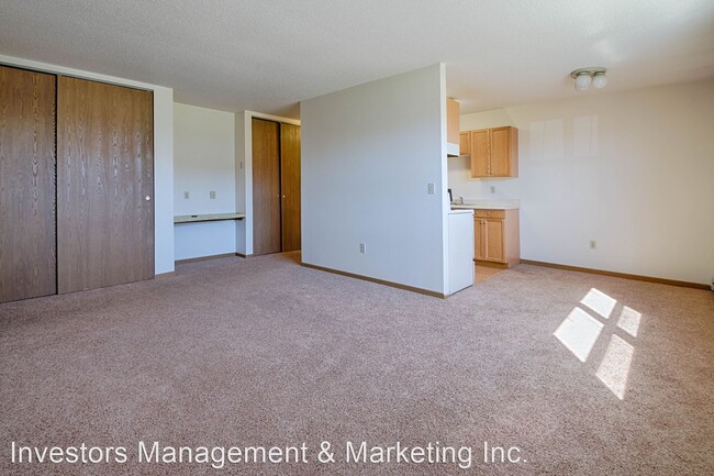 Building Photo - 2 br, 1.5 bath Apartment - Dakota Ridge 31...