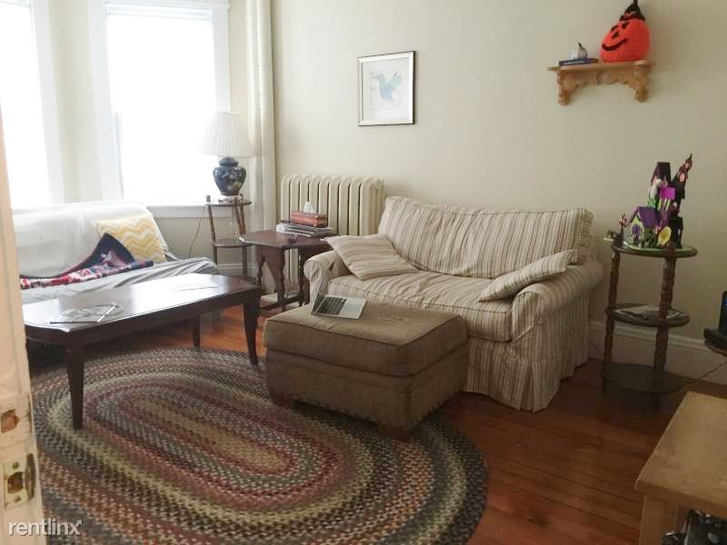 Foto principal - 665 Columbia Rd