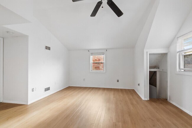 Foto del edificio - 689 2nd St