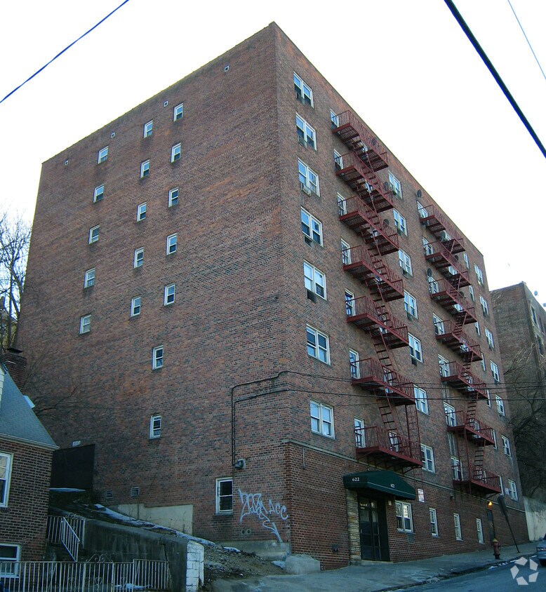 622 Van Cortlandt Pk Ave Apartments Yonkers, NY
