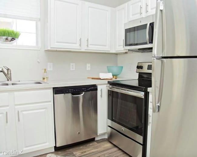 Building Photo - 1 br, 1 bath  - 2525 Highway 360 1773