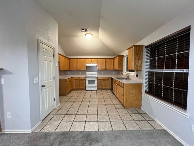 Building Photo - Norman Home for rent + 3 bedrooms