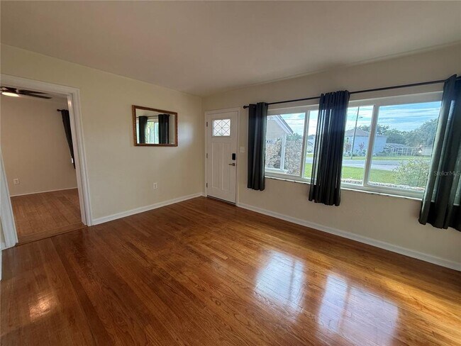 Building Photo - 465 Briarcliff Ave