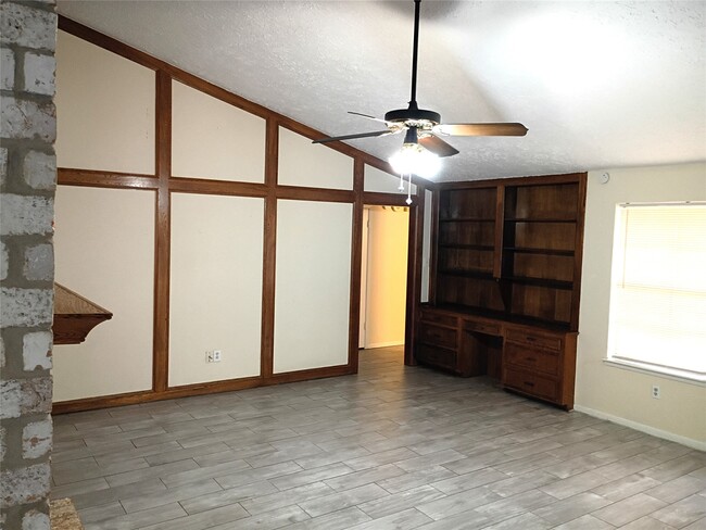 Building Photo - 2847 Field Line Dr