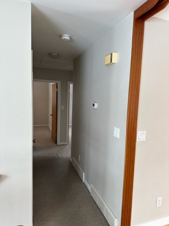 Building Photo - Southside Charmer-Bring your pet!