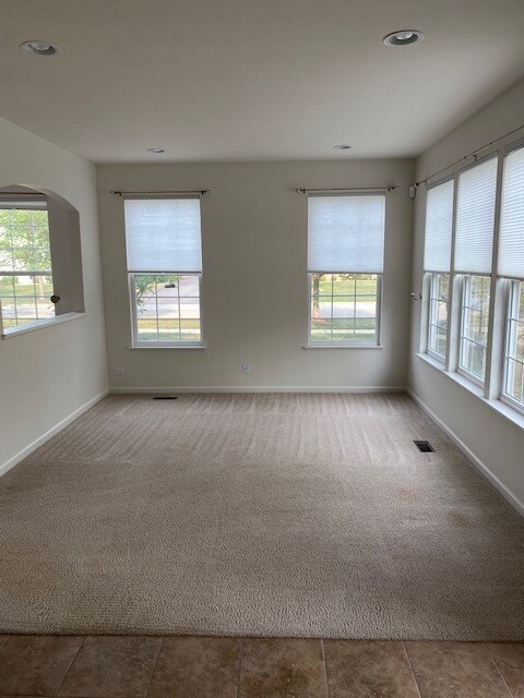 Building Photo - 550 S Jade Ln