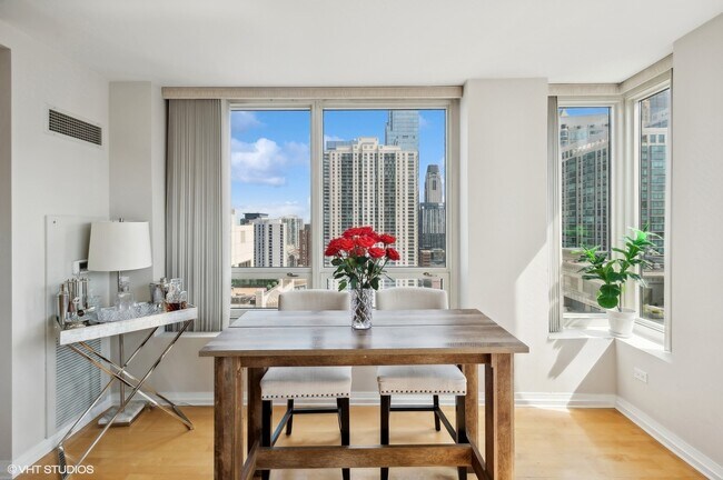 Foto del edificio - 33 W Ontario St