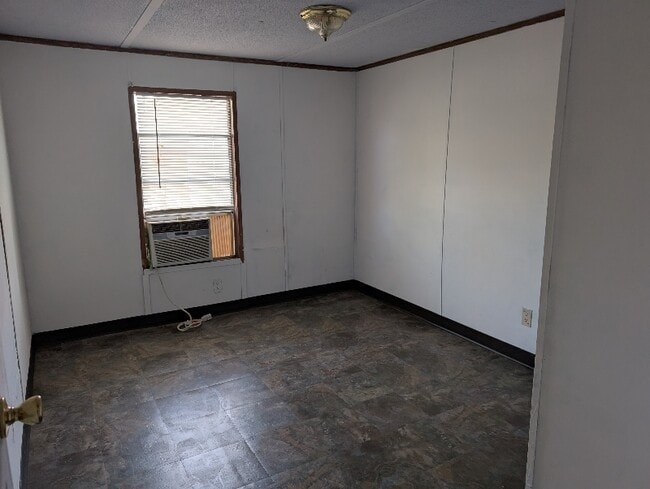 Building Photo - 215 Cora Ave