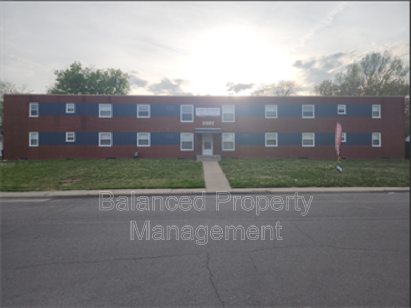 2007 SW Mission Ave Unit 14, Topeka, KS 66604 Condo for Rent in