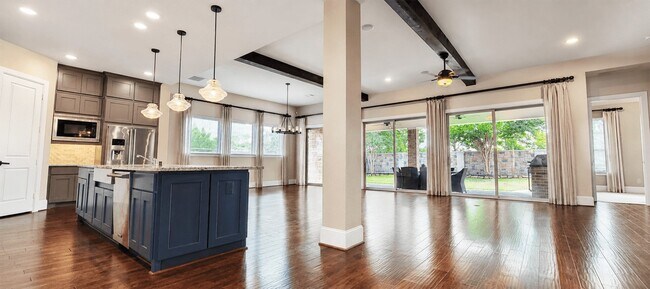 Foto del edificio - 2418 Sandhill Crest Ln