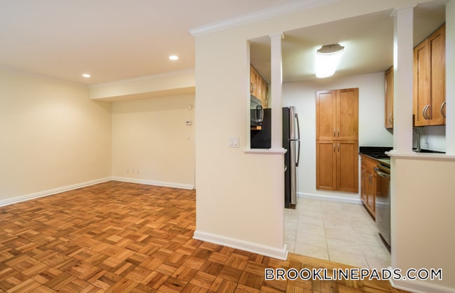 Building Photo - 563 VFW Parkway