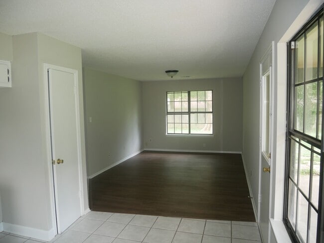 Building Photo - 3670 Buckingham Cove E
