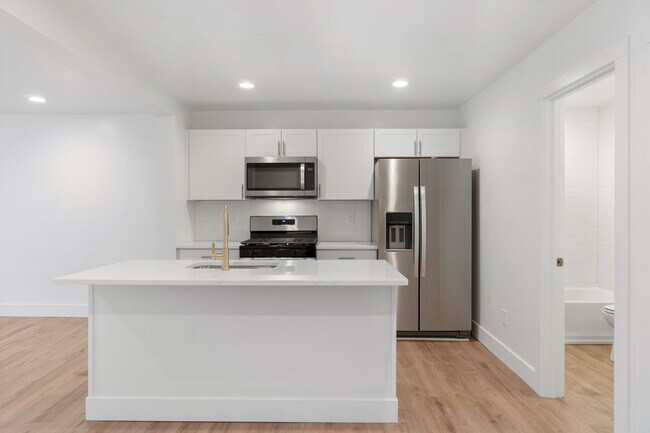 Building Photo - 506 Foreland Street