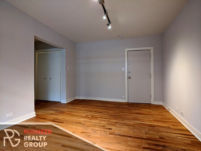 Foto del edificio - 2430 N Kedzie Blvd