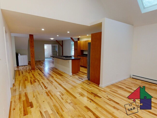 Foto del edificio - 118 S Main St