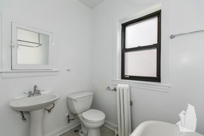 Foto del edificio - 816 W Waveland Ave