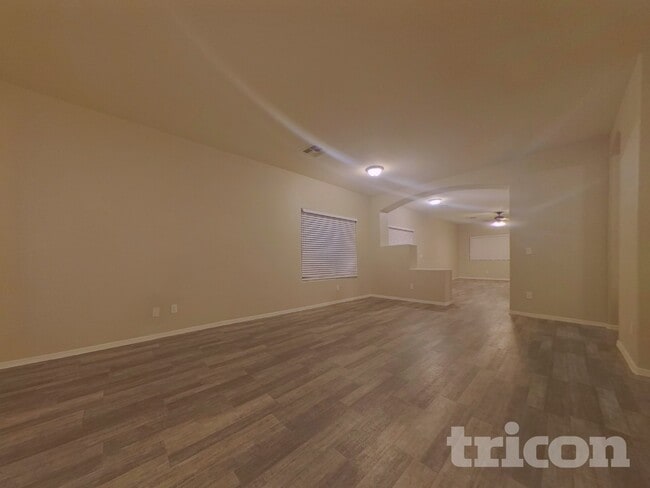 Foto del edificio - 11910 W Jackson St