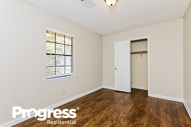Building Photo - 107 Fairview Pl