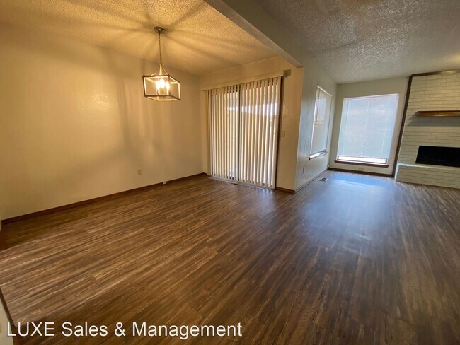 Foto del edificio - 2 br, 2.5 bath House - 1705 N Gleason Avenue