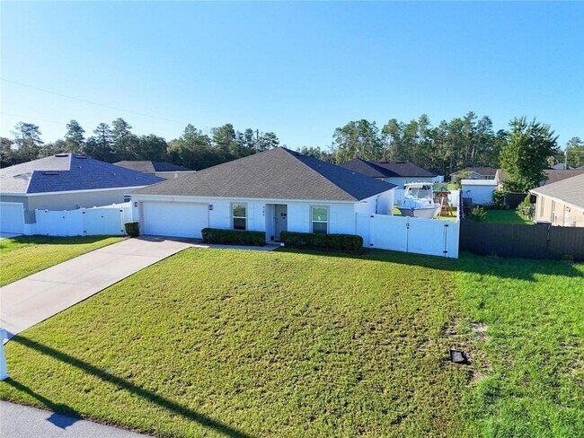 Foto del edificio - 4394 SW 170th Street Rd