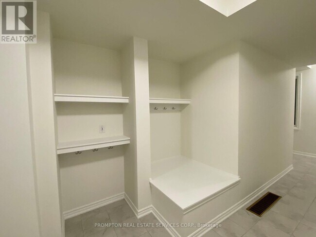 Building Photo - 59 Therma Cres