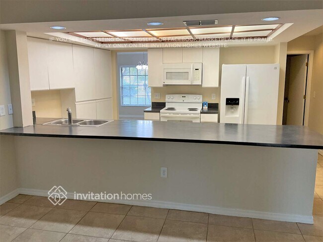 Foto del edificio - 1827 76th St W