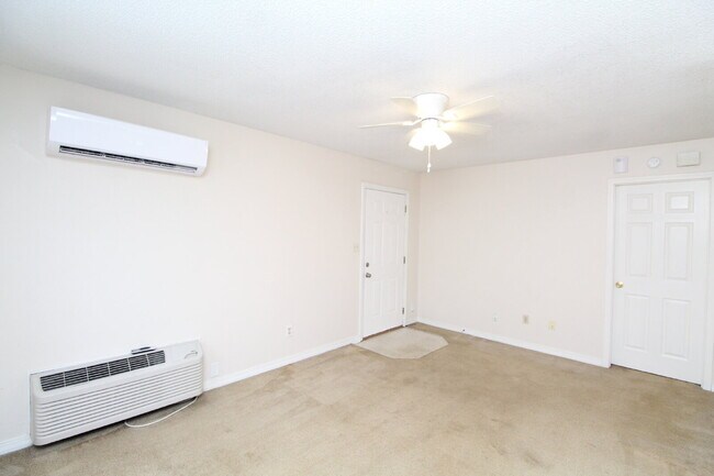 Building Photo - Cozy 1BR in Northeast Pensacola – Move-In Ready