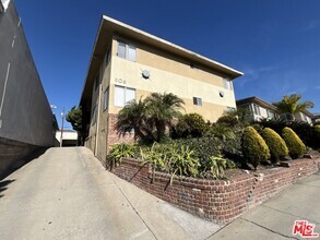 Building Photo - 906 Centinela Ave