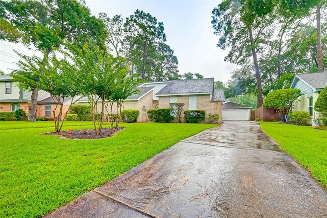 Foto del edificio - 3631 Glenpine Dr