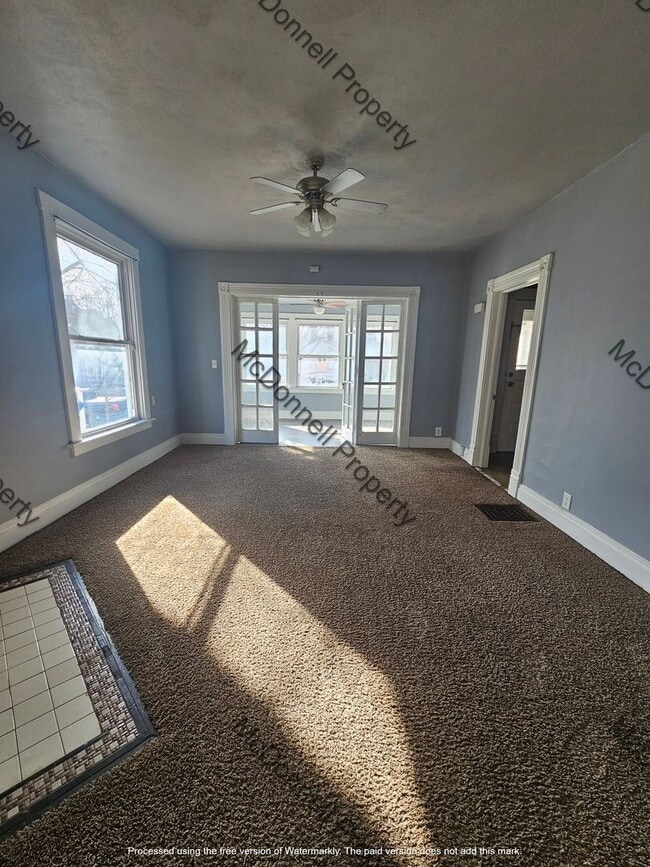 Building Photo - There is a $25 fee per application and eve...