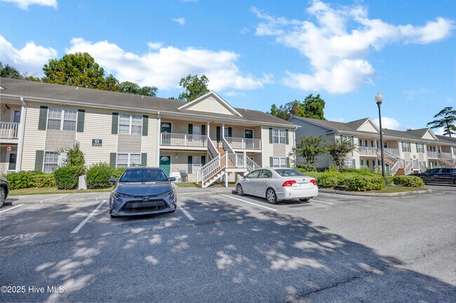 Foto del edificio - 4609 McClelland Dr