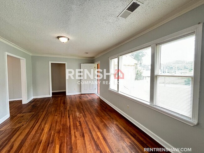Foto del edificio - 3149 Corner St