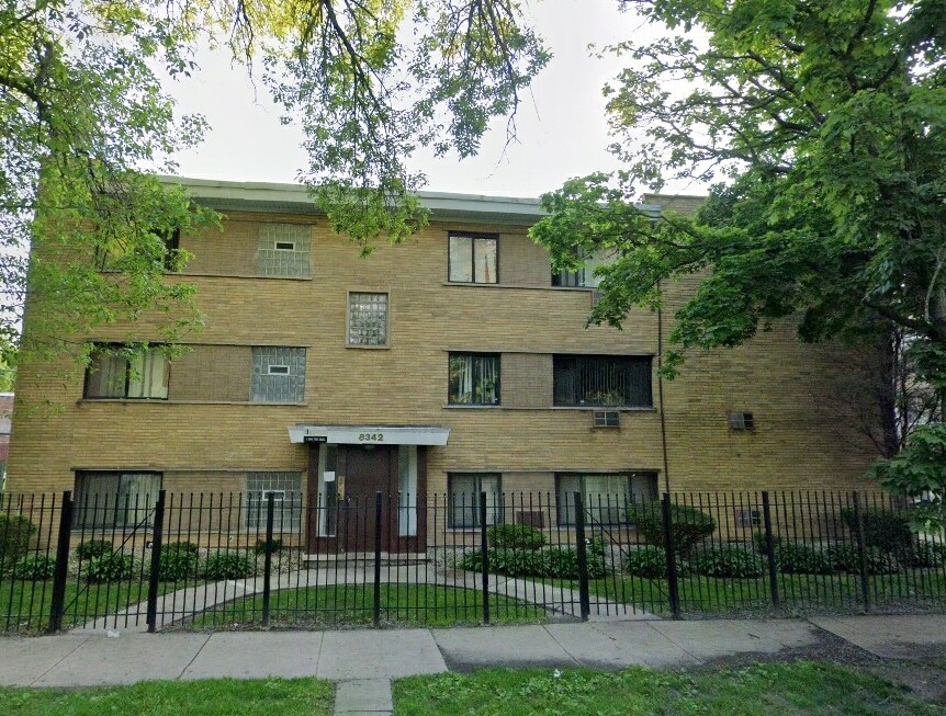 Primary Photo - 8342 S Ellis Ave