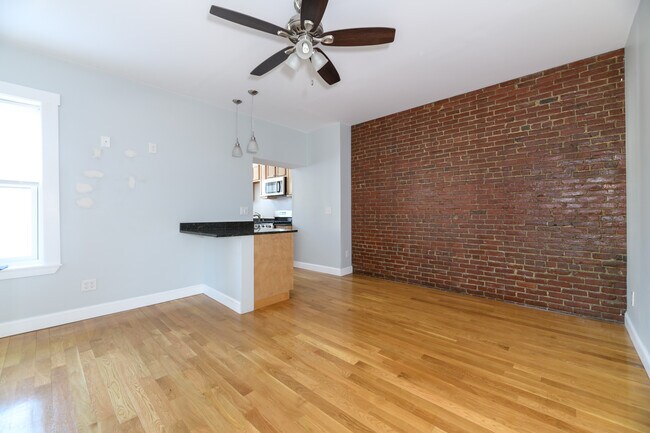 Building Photo - 124 Summer St