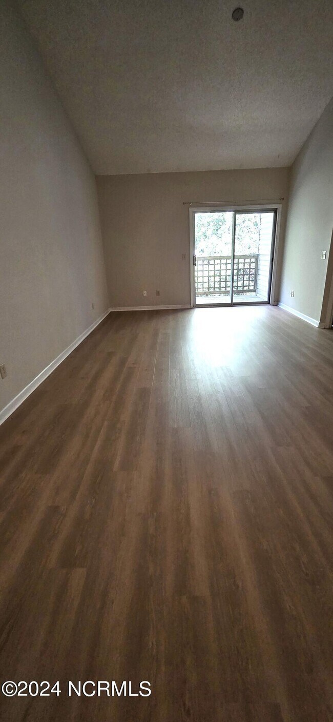 Building Photo - 721 Bragg Dr