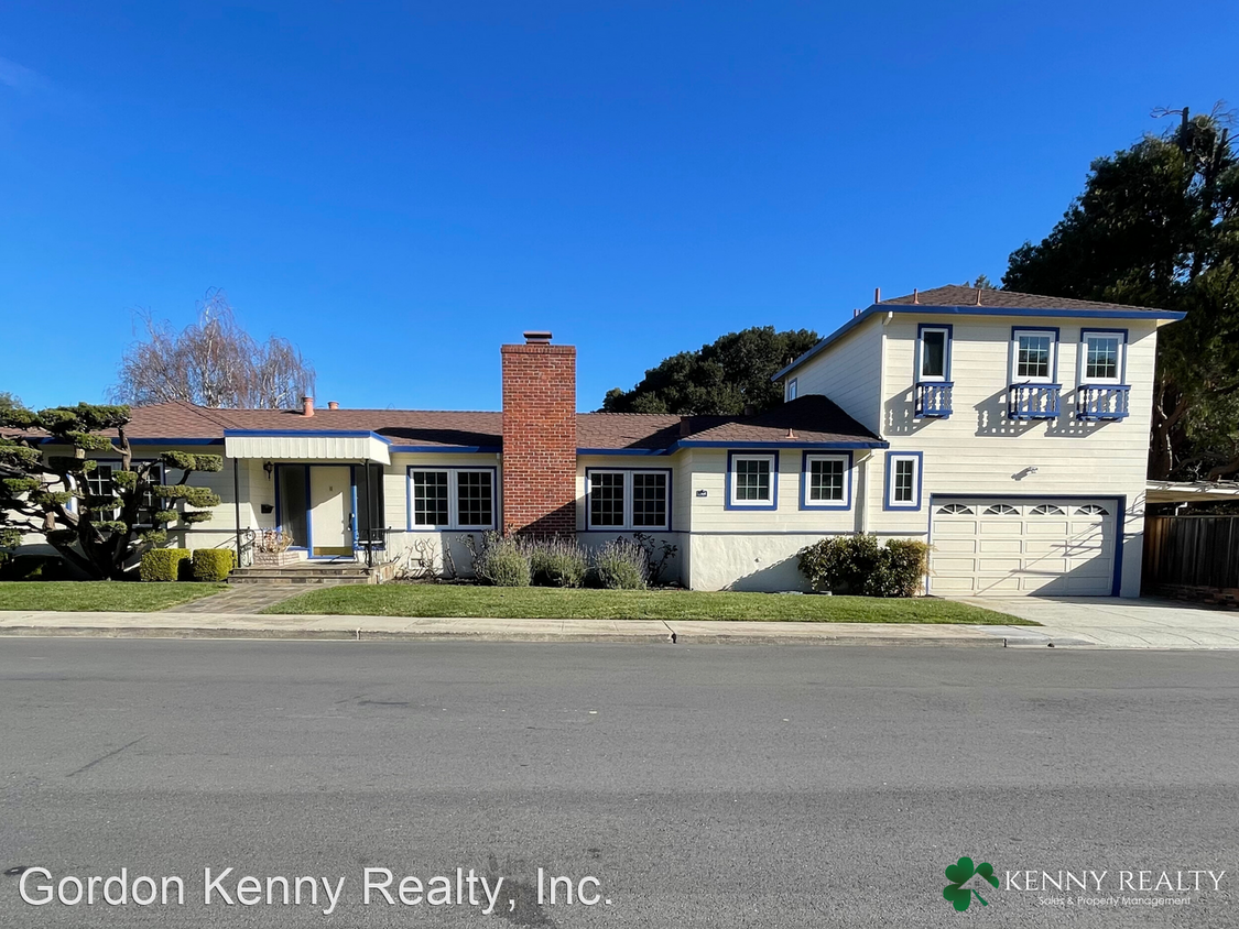 Foto principal - 4 br, 2.5 bath House - 1556 Bernal Ave