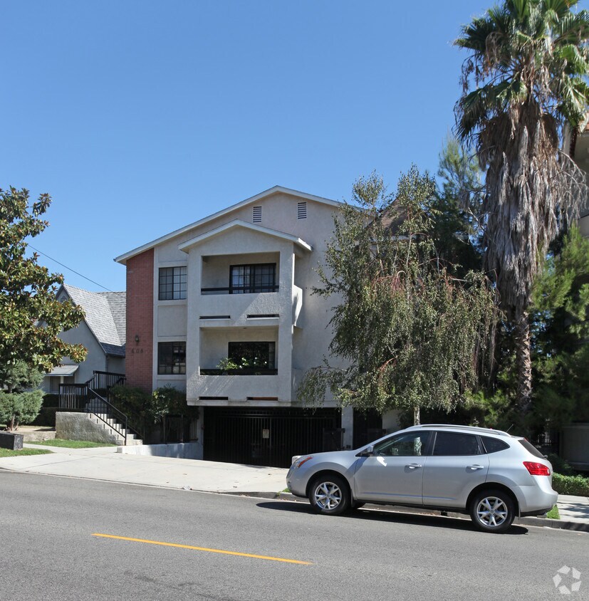 Foto principal - 608 E Magnolia Blvd